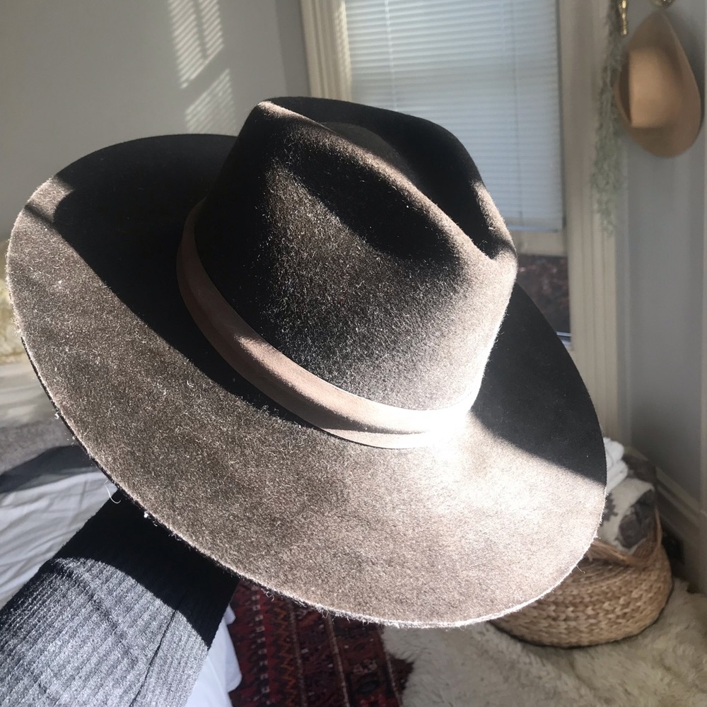 JANESSA LEONE BROWN WOOL HAT